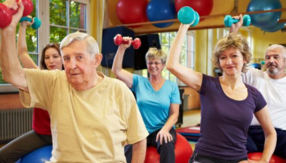 Parkinson-Patienten profitieren von Bewegung.