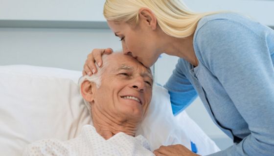 Eine Sprachtherapie nach einem Schlaganfall braucht Zeit.