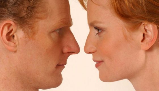 Mann und Frau, Stirn an Stirn