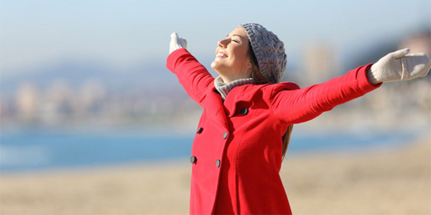 Der Mensch braucht Sonnenlicht, um Vitamin D zu bilden, allerdings regt es noch weitere Reaktionen im Körper an.