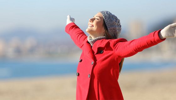Der Mensch braucht Sonnenlicht, um Vitamin D zu bilden, allerdings regt es noch weitere Reaktionen im Körper an.