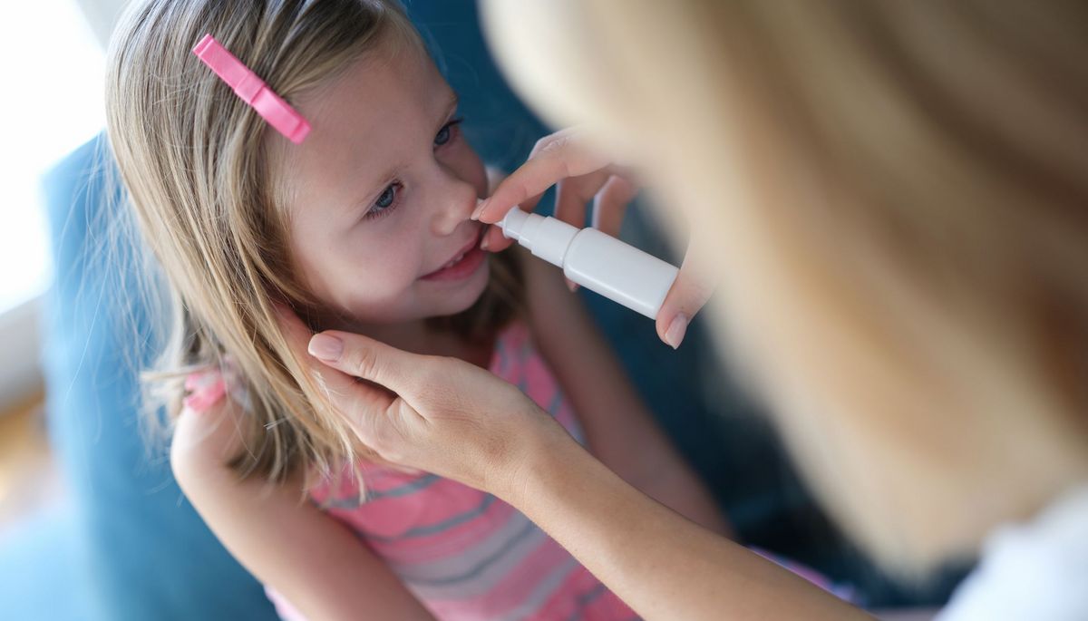 Nasentropfen bei Kindern Wie dosiert man sie richtig?