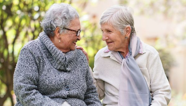 Nach Schlaganfall wieder sprechen – mit tragbarem KI-Gerät