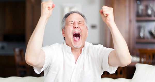 Bei Fußball-Länderspielen sollten Herzkranke besonders Acht geben.