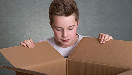 Sendungen mit Arzneimitteln sollten nicht an Kinder abgegeben werden.