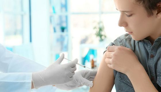 Künftig sollen auch Jungen gegen HPV geimpft werden.