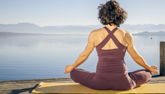 Achtsamkeit wirkt sich einer Studie zufolge auch positiv auf die Gesundheit aus.