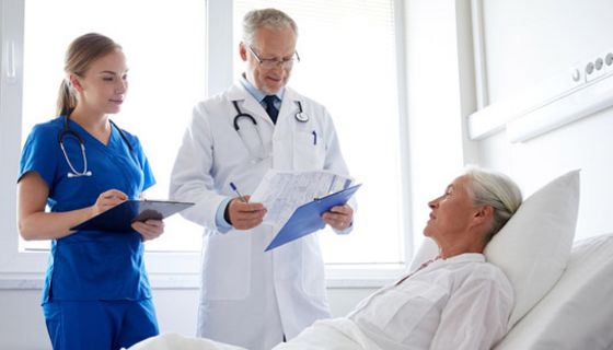 Einige Patienten fühlen sich nach einer Narkkose verwirrt.