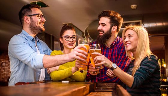 Alkohol lässt das Herz schneller schlagen.