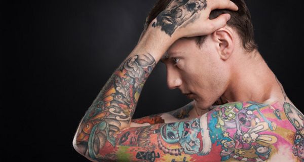 Laserbehandlung: Der Abschied von einem Tattoo ist nicht ohne Risiko.