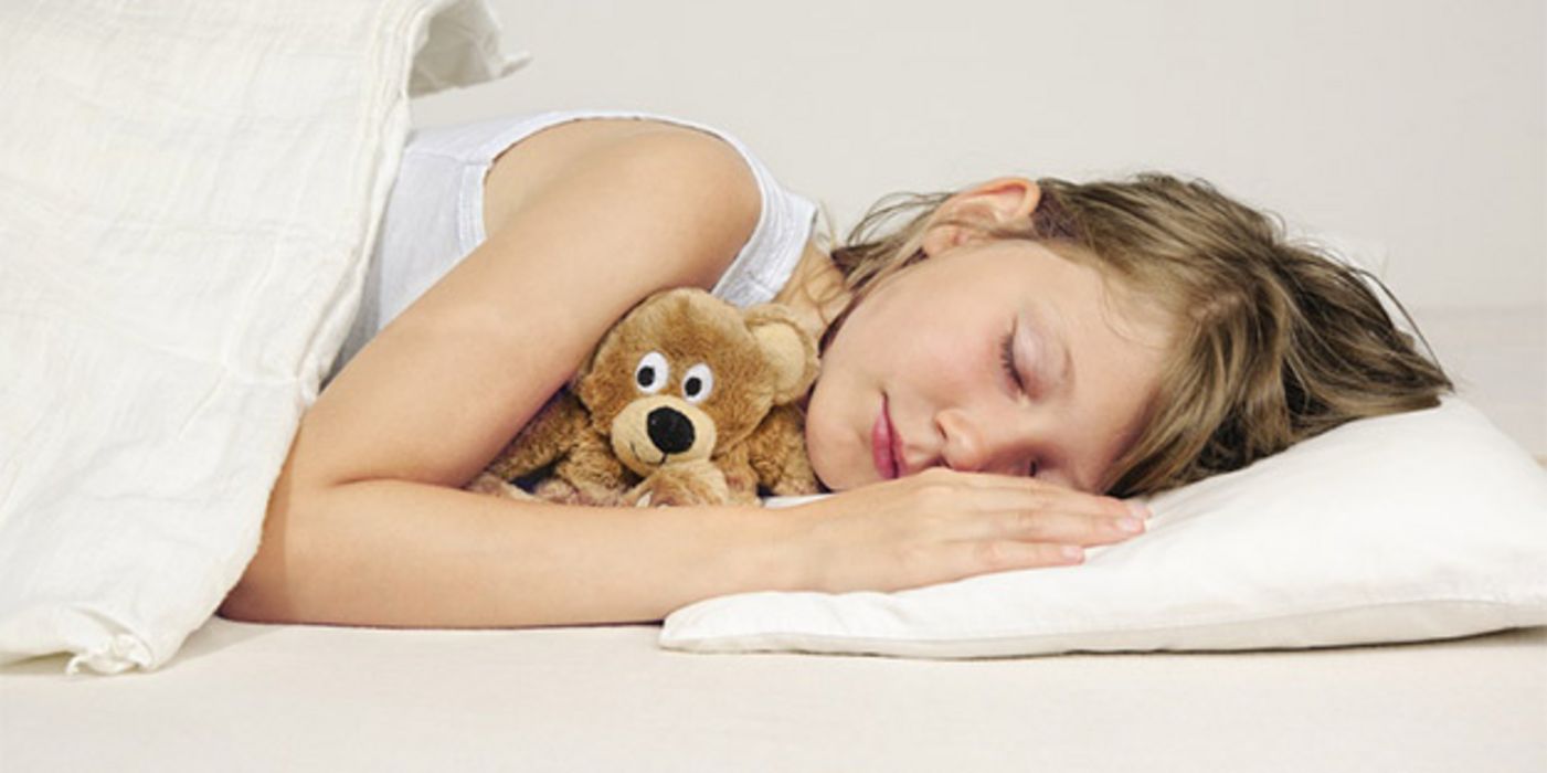 Kinder, die erst spät ins Bett gehen, sind später häufiger übergewichtig.