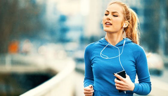 Bei bestimmten Sportarten kann Musik die Leistung deutlich steigern.