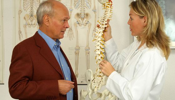 Rückenschmerzen können ganz unterschiedliche Ursachen haben.