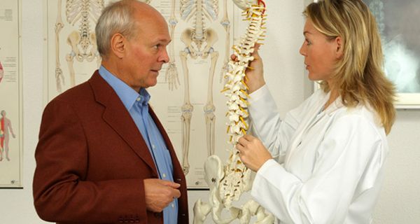 Rückenschmerzen können ganz unterschiedliche Ursachen haben.