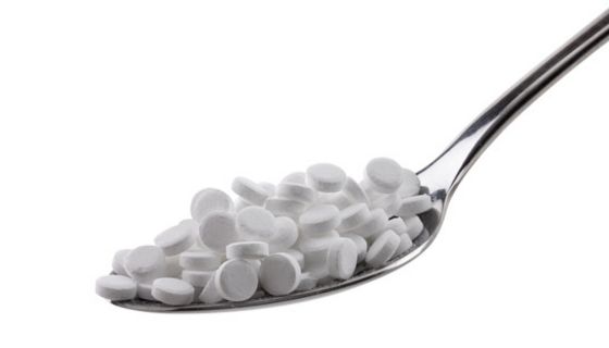 Löffel mit Süßstoff-Tabletten