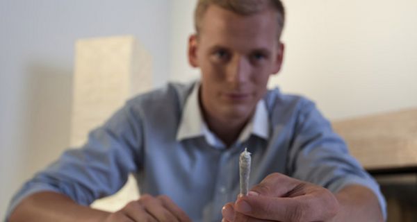 Cannabis-Konsum in jungen Jahren hat starke Auswirkungen auf die Gesundheit.