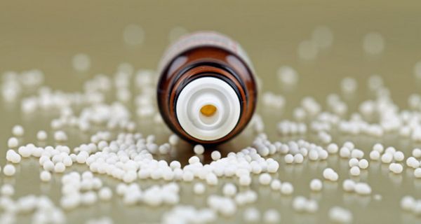 Die FDA warnt vor homöopathischen Arzneimitteln, die auf Basis der schwarzen Tollkirsche hergestellt wurden.