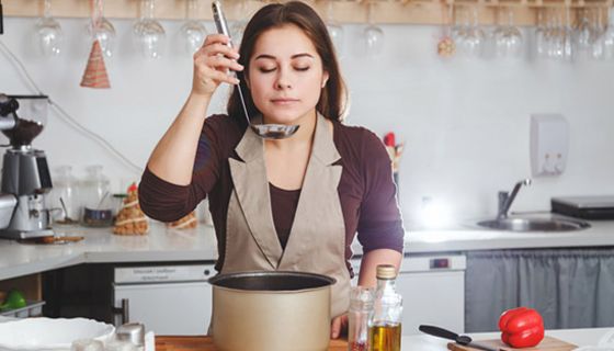 Den Alkoholgehalt einer Soße kann man über die Kochdauer und den Einsatz eines Deckels regeln.