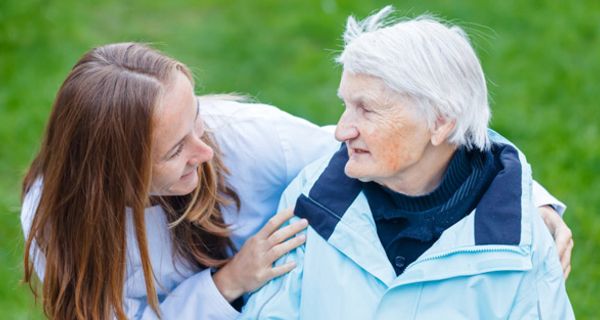 Parkinson ist eine Erkrankung des zentralen Nervensystems.