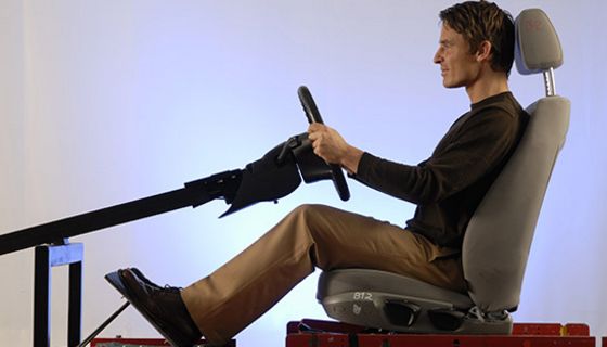 Lenkrad- und Sitzposition sollten beim Autofahren immer optimal eingestellt sein.