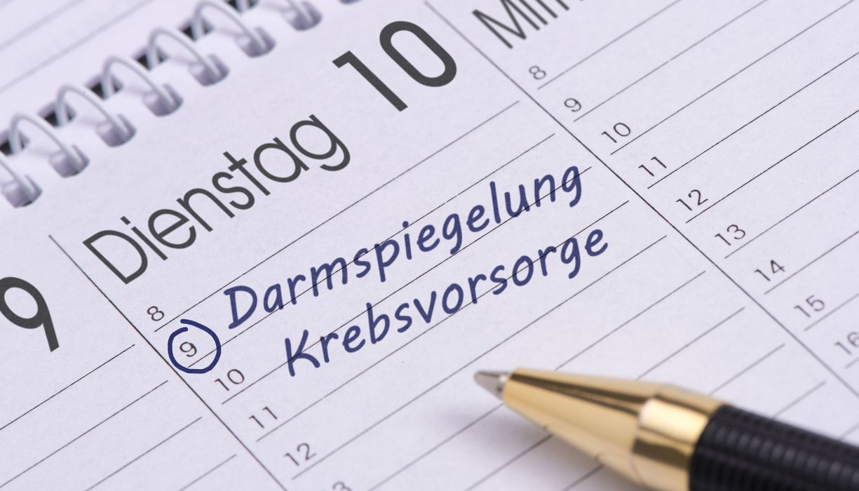 Kalenderblatt mit einem Darmspiegelung-Vorsorge-Termin.