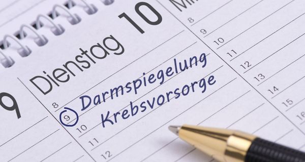 Kalenderblatt mit einem Darmspiegelung-Vorsorge-Termin.