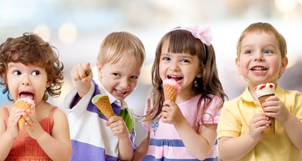 Lecker, so ein Eis! Und laut einer Forschungsarbeit gar nicht unbedingt schlecht für die Figur.