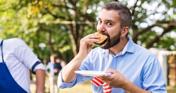 Schlechte Ernährung kann dazu beitragen, dass der Körper beginnt, schlechter belastbar zu sein.