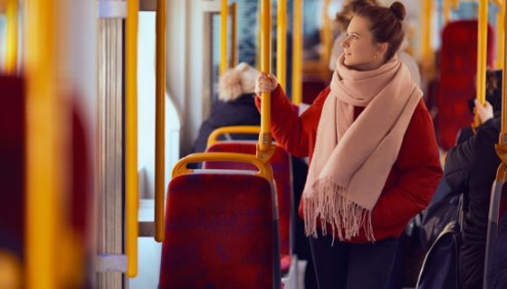 Wer regelmäßig Bus und Bahn fährt, bleibt schlank.