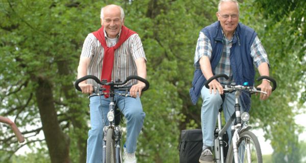 Senioren auf dem Fahrrad