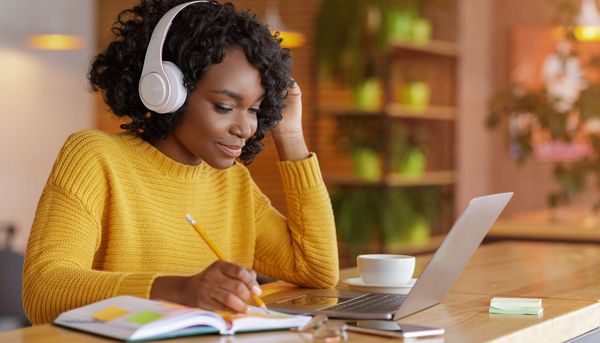 ADHS: Mehr Konzentration mit der richtigen Hintergrundmusik