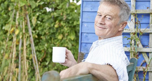 Täglich vier Tassen Kaffee könnte vor einem Darmkrebs-Rückfall schützen.