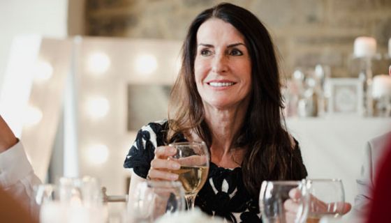 Die meisten Frauen trinken mehr Alkohol, als es für die Gesundheit empfehlenswert wäre.