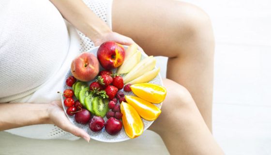 Obst während der Schwangerschaft könnte sich positiv auf die Hirnentwicklung des Babys auswirken.