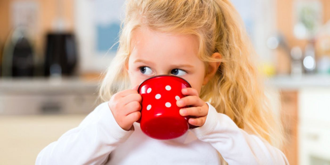 Abhärten und gesunde Ernährung: Das hilft auch Kindern, gesund durch den Winter zu kommen.
