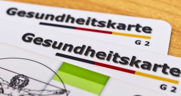 Gesundheitskarten der alten Generation verlieren 2019 ihre Gültigkeit.