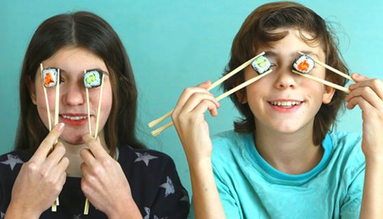 Begeistern sich Kinder früh für Sushi oder Seelachs, fördert das ihre Entwicklung.