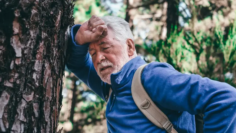 Senior, ist müde.