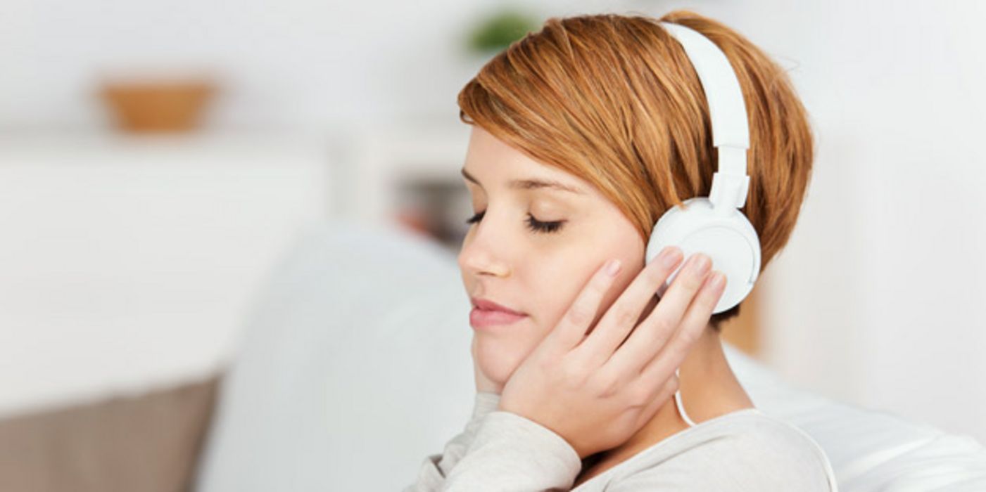 Musik in Kombination mit Schmerzmitteln zeigt eine gute Wirkung.