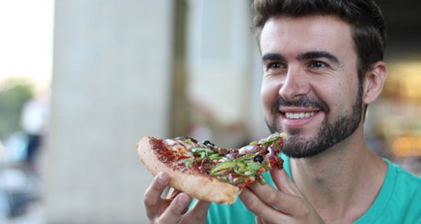 Gerade mediterranes Essen ist kaum denkbar ohne Knoblauch. Die anschließende Knoblauchfahne nehmen viele dabei gern in Kauf.