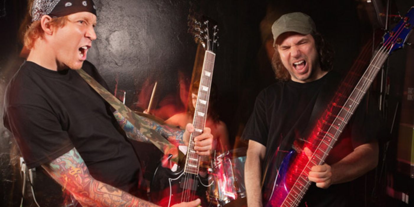 Zwei Heavy Metal Gitarristen in Aktion
