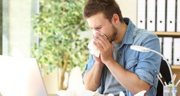 Manch ein Allergiker bemerkt schon im Januar die ersten Symptome. Wer nicht so früh dran ist, kann jetzt noch vorbeugen.