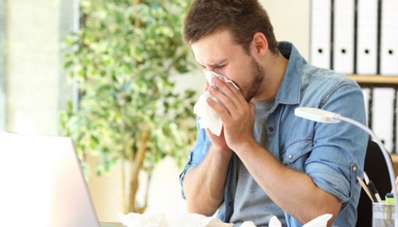 Manch ein Allergiker bemerkt schon im Januar die ersten Symptome. Wer nicht so früh dran ist, kann jetzt noch vorbeugen.